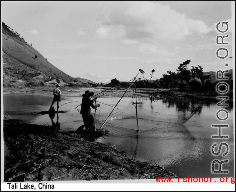 Fishermen in Dali Lake, Yunnan, during WWII.