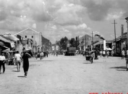 A street in Liuzhou in 1945, during WWII. This should be south of the river.