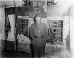 Chinese Lt. General Du Yuming, commander of Nationalist 5th Corps (第五集团军总司令兼昆明防守司令杜聿明), poses for American cameraman.